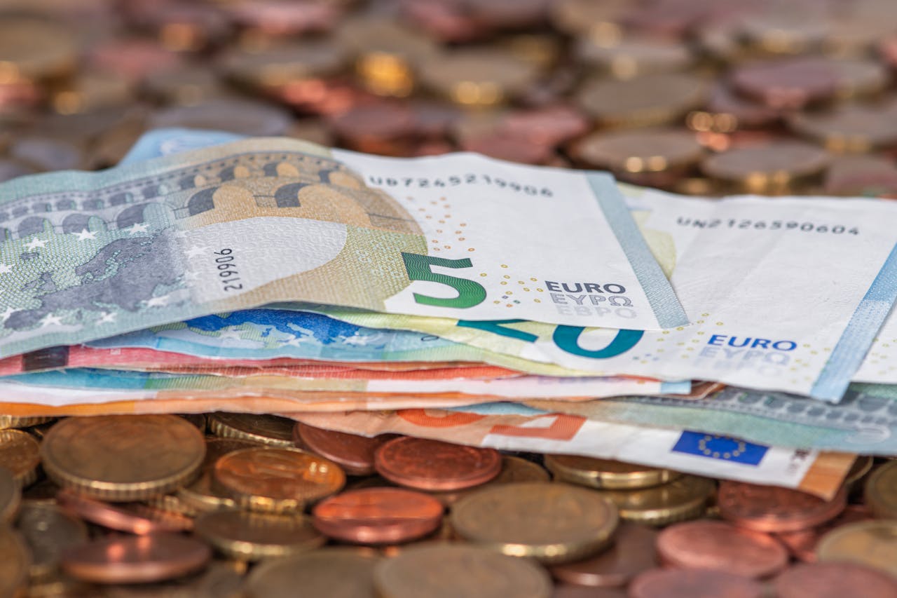 High-Interest Savings Accounts: Are They Worth It?